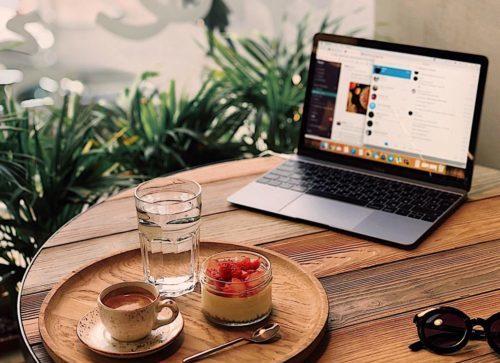 пить воду на работе